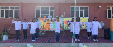 Midfield School Celebrates 76th Republic Day with Patriotism and Fervor